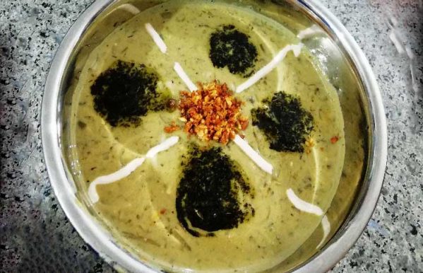 تزیین آش به شکل سنتی