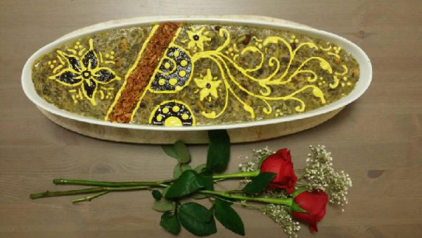 تزیین آش رشته با طراحی شیک