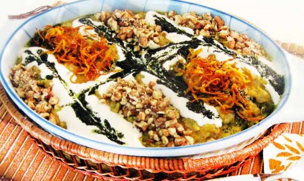 تزیین آش رشته شلوغ