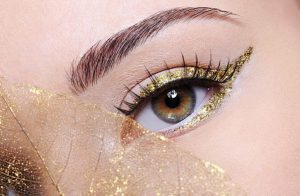 چگونه با آرایش چشمانی درشت تر داشته باشیم