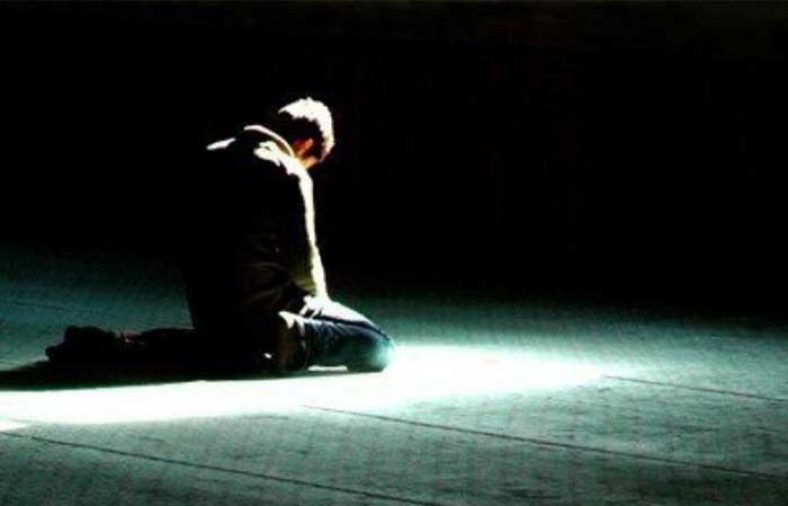 چه فرقی بین آداب نماز و احکام واجب نماز وجود دارد