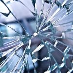 بازنویسی حکایت سوداگری بار آبگینه داشت