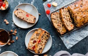 طرز تهیه کیک کشمش و گردو
