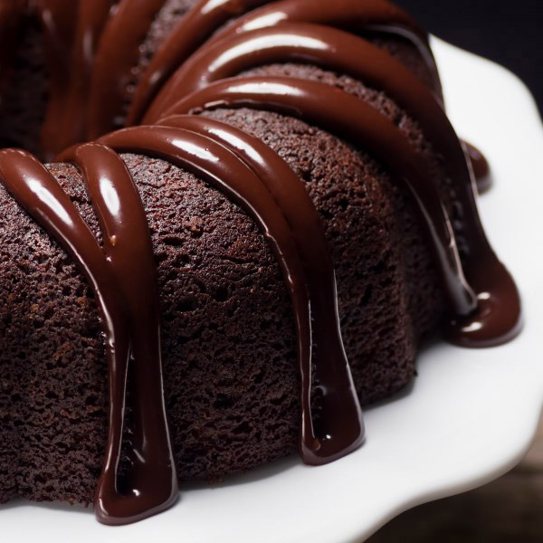 تزیین کیک با شکلات آب شده