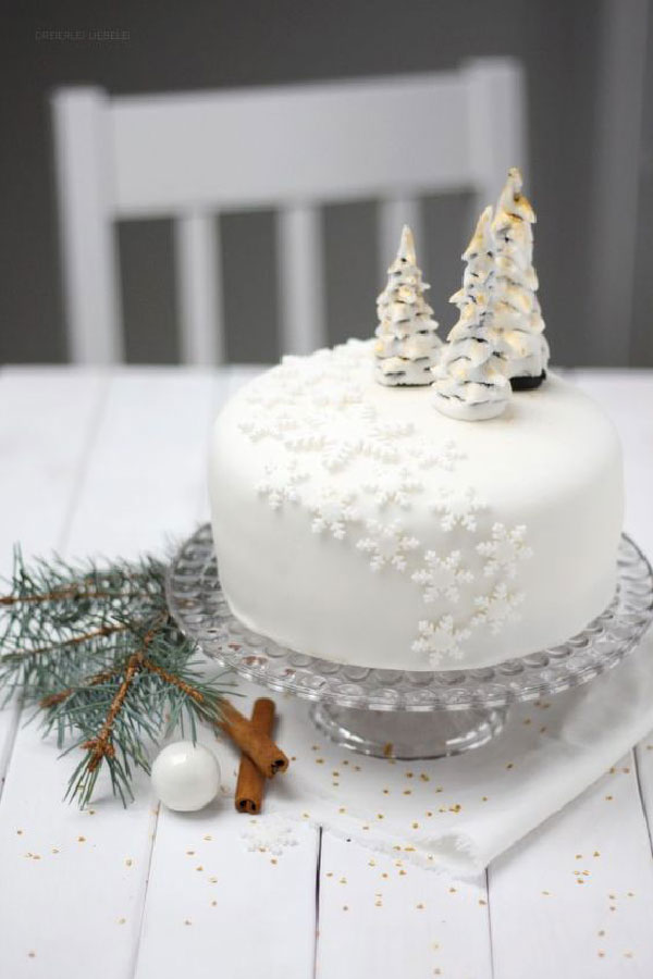 کیک تولد پسرانه شیک با تم زمستان