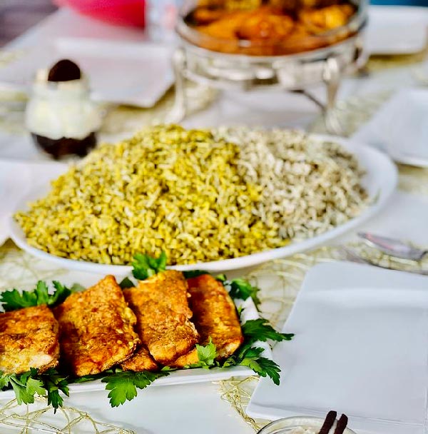 تزیینات سبزی پلو با ماهی سرخ شده