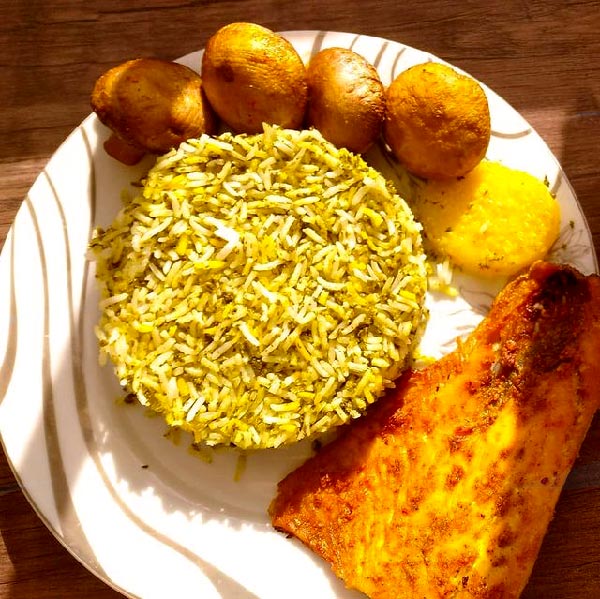 تزیینات تک نفره سبزی پلو با ماهی سرخ شده
