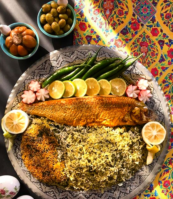 تزیین سبزی پلو با ماهی مجلسی