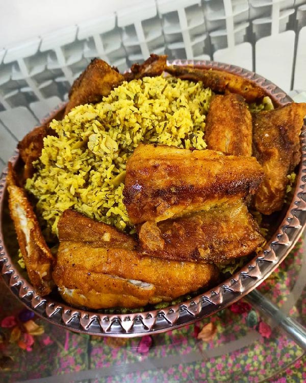 تزیین ساده سبزی پلو با ماهی شب عید