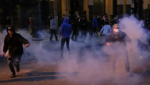 تظاهرات لبنان علیه افزایش قیمت دلار ادامه دارد