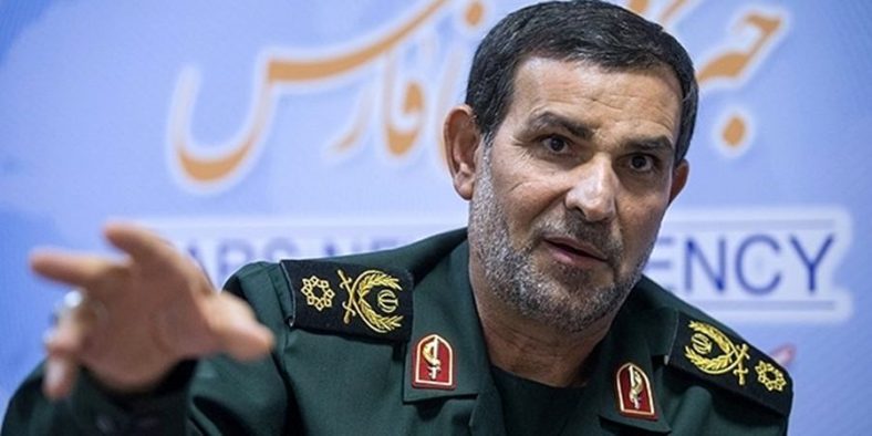 رونمایی از شناور موشک انداز جدید سپاه در ۱۴۰۰
