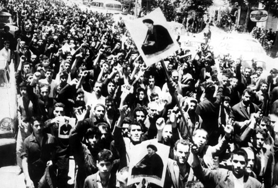 گزارش کوتاه درباره پیروزی انقلاب اسلامی ایران