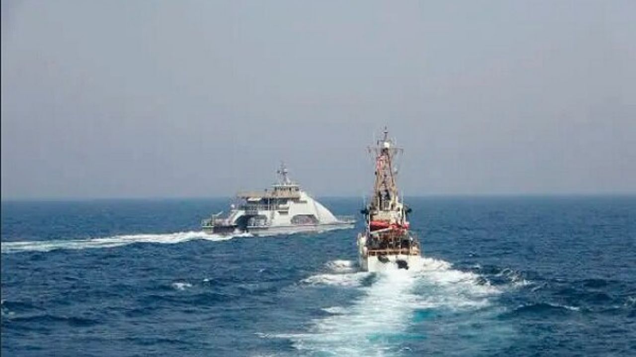 برخورد خشن کشتی های جنگی ایران و آمریکا در خلیج فارس