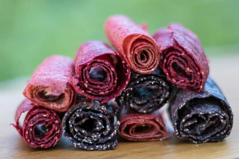 طرز تهیه لواشک توت سیاه و توت سفید خانگی خوشمزه