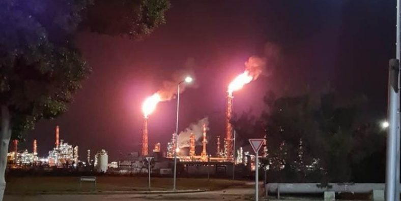 آتش سوزی در پالایشگاه نفت حیفا اسرائیل