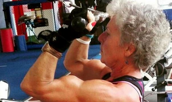 ماری دافی پیرزن ۷۱ ساله پدیده وزنه برداری