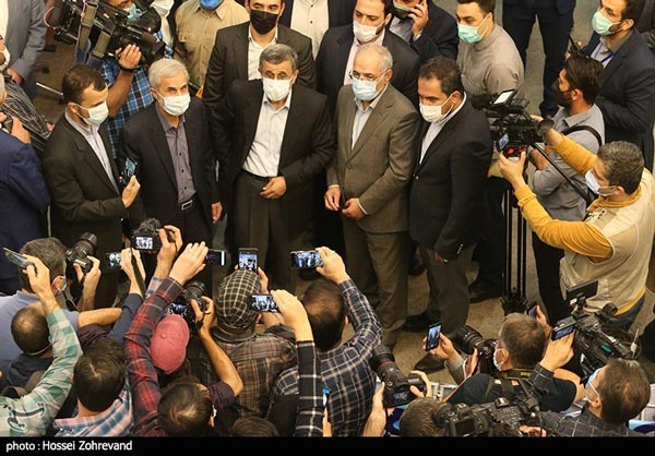 ثبت نام احمدی نژاد برای انتخابات