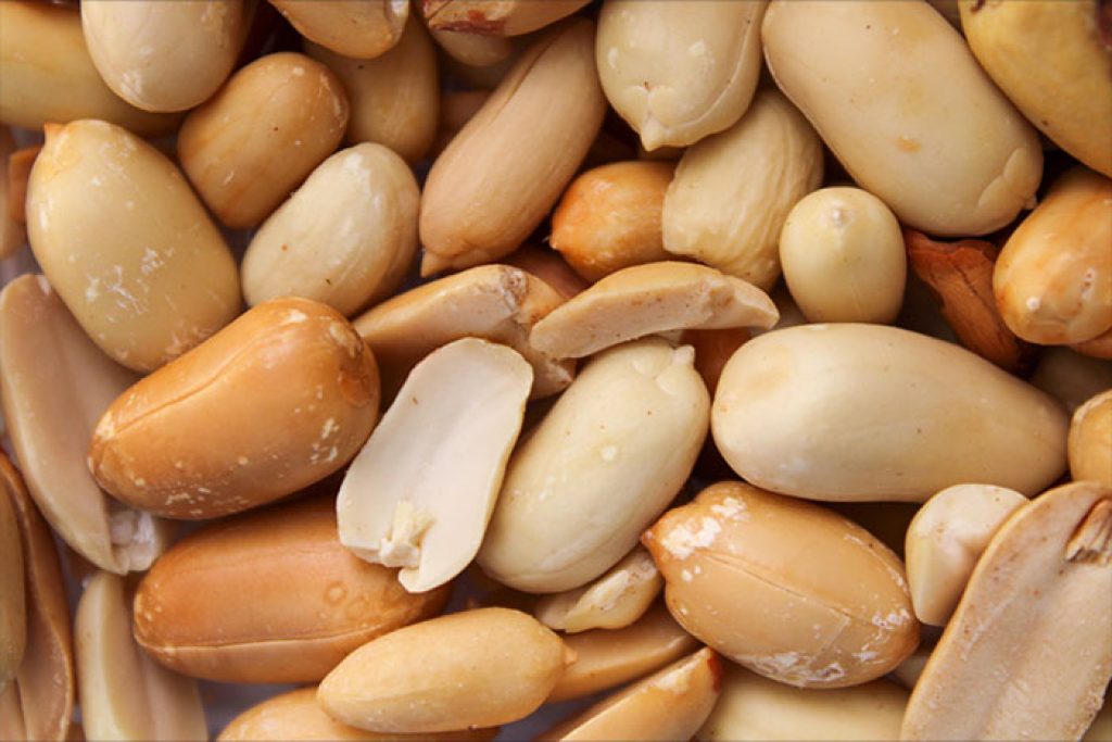 عوارض مصرف بادام زمینی