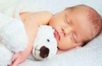 علل خواب زیاد نوزاد و راه های تنظیم خواب نوزاد