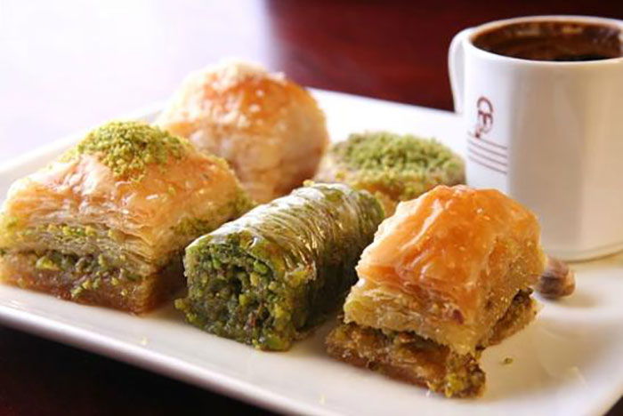 طرز تهیه باقلوا یزدی بدون فر