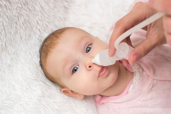 چه موقع گرفتگی بینی نوزاد نگران‌کننده است؟