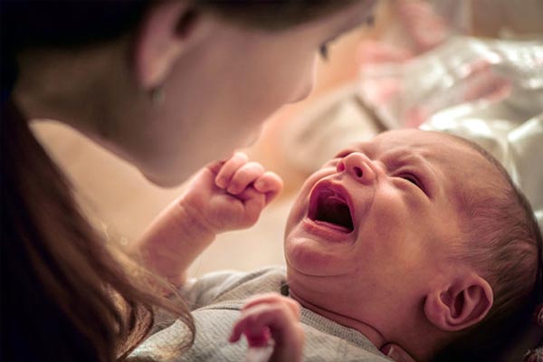 نشانه‌های حساسیت نوزاد به شیر خشک‌