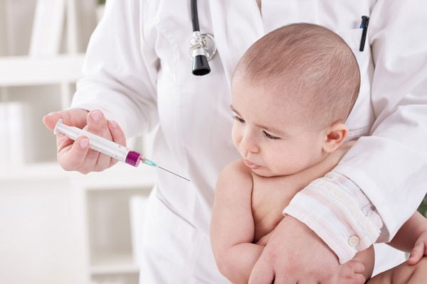 عوارض شایع واکسن 12 ماهگی