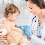 واکسن 12 ماهگی برای چه بیماری‌هایی تزریق می‌شود؟