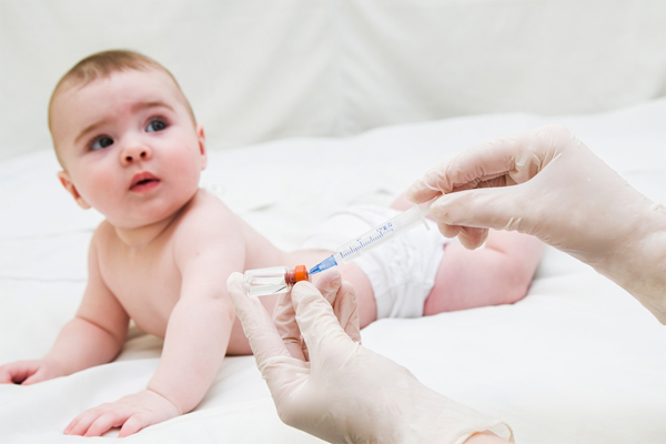 سفت شدن جای واکسن نوزاد و دیگر عوارض تزریق واکسن