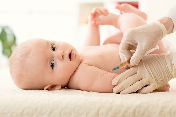 عوارض جانبی تزریق واکسن شش ­ماهگی