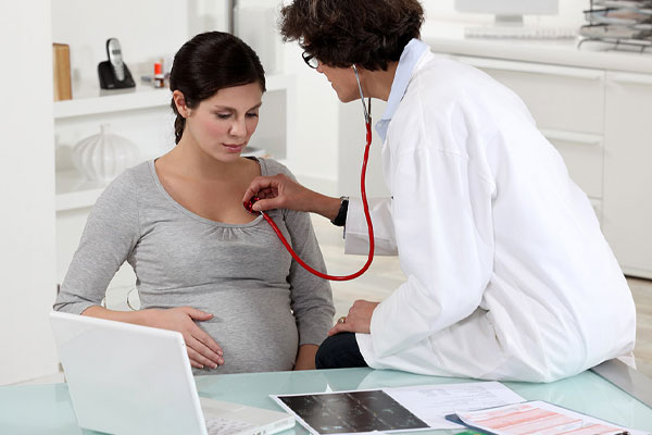تشخیص تپش قلب در بارداری و مراجعه به پزشک