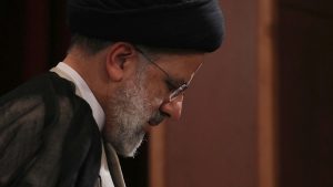 یک‌پنجم تا نیمی از کابینه رییسی در خطر رای عدم اعتماد؟