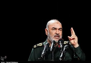 فرمانده سپاه: نمی‌توانیم به دشمن اعتماد کنیم تا محلول واکسن خارجی وارد کشور شود