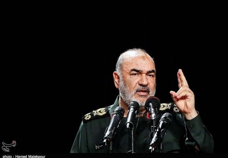 فرمانده سپاه: نمی‌توانیم به دشمن اعتماد کنیم تا محلول واکسن خارجی وارد کشور شود