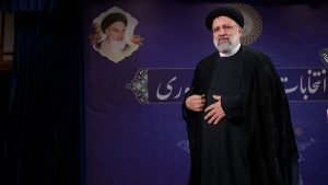 رئیسی تنها می ماند