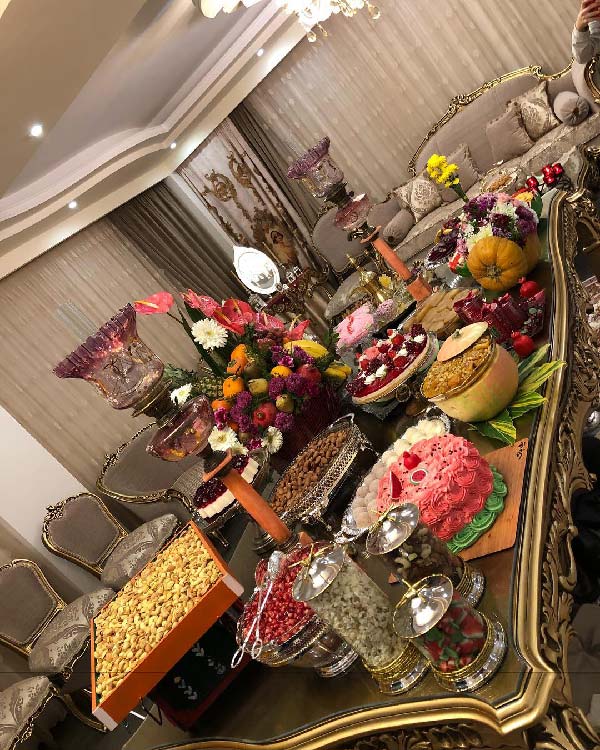 ایده تزیین میز زیبای شب یلدا برای عروس