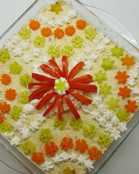 تزیین سالاد الویه با گوجه