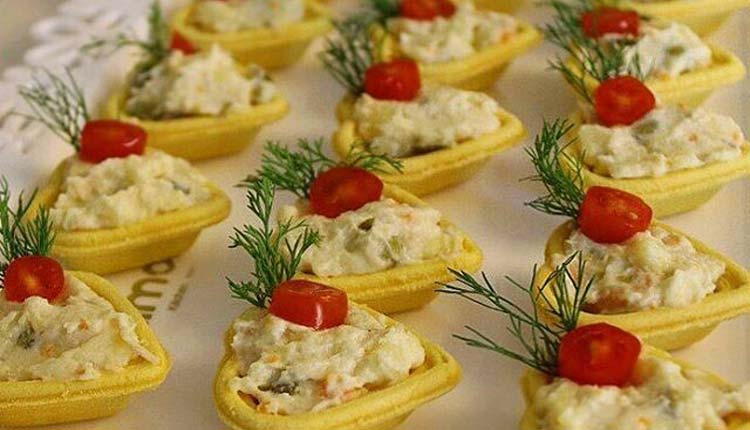 طرز تهیه سالاد الویه فینگر فود