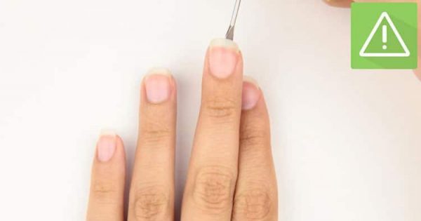 تمیز کردن زیر ناخنها