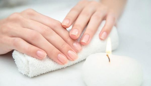 بررسی ناخن برای سوهان زدن