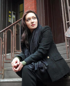 نیکی کریمی کجاست⁩