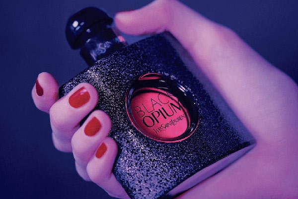 عطر شیرین زنانه