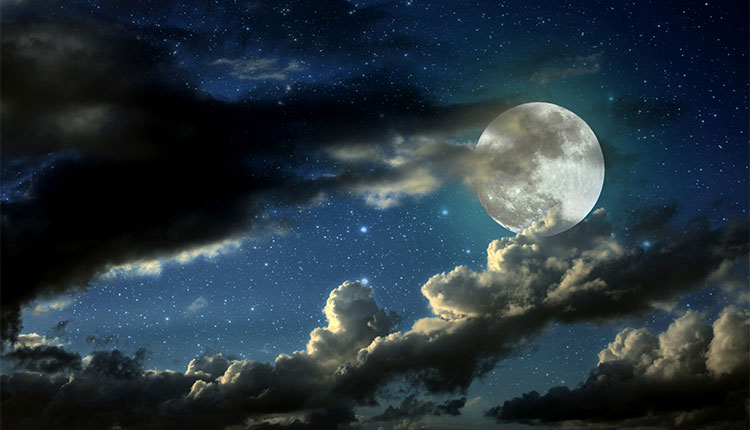 متن در مورد ماه در شب