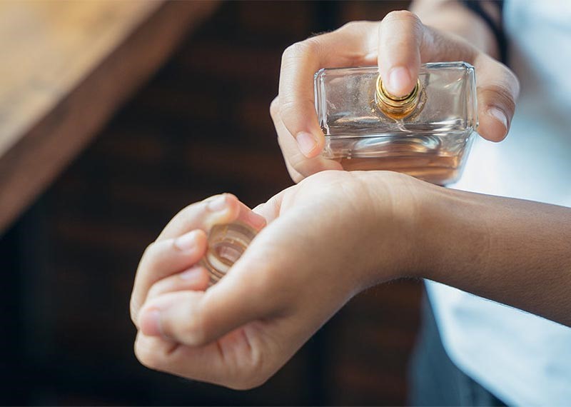 عطر زدن