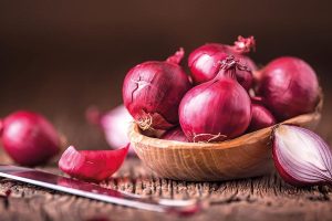آشنایی با نگهداری پیاز در خانه