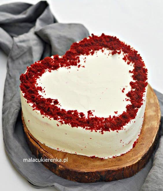 مدل کیک ردولوت خانگی به شکل قلب مناسب برای ولنتاین