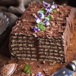 طرز تهیه کیک یخچالی شکلاتی