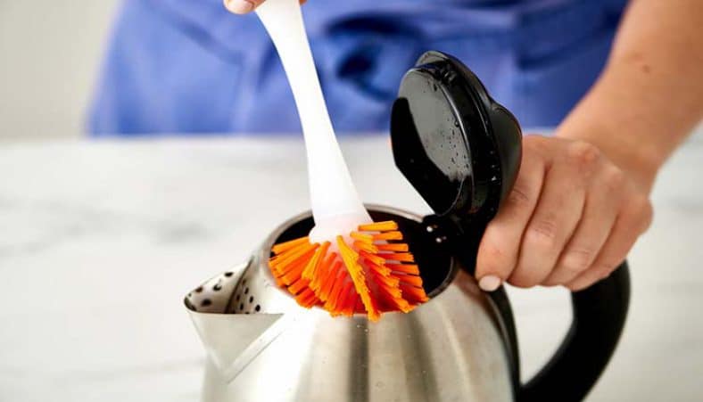 آموزش تمیز کردن و از بین بردن رسوب کتری با ۹ ترفند سریع و معجزهگر
