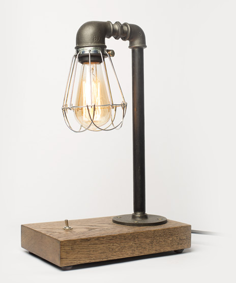 آباژور رومیزی فانتزی متشکل از چوب و فلز