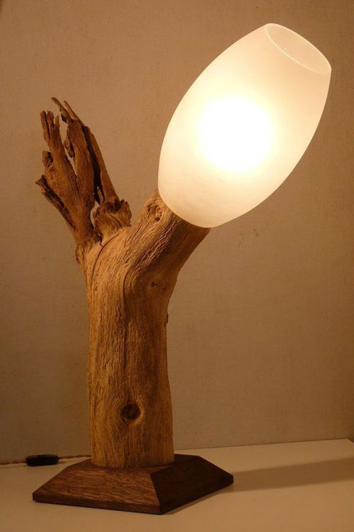 آباژور چوبی فانتزی به شکل درخت با لامپ حبابی